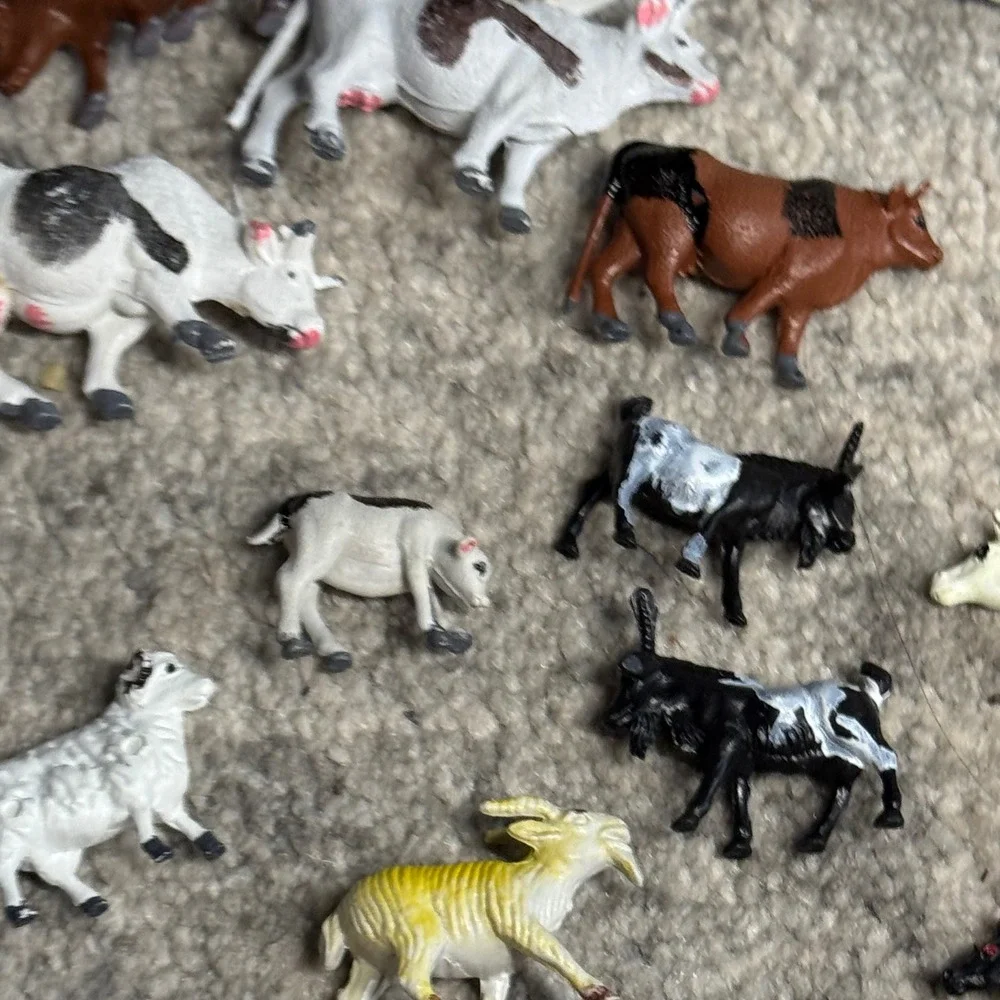 Vintage Pat Harris Farm Set Plastic Animals Figures Fencing Made‎ in Hong Kong
